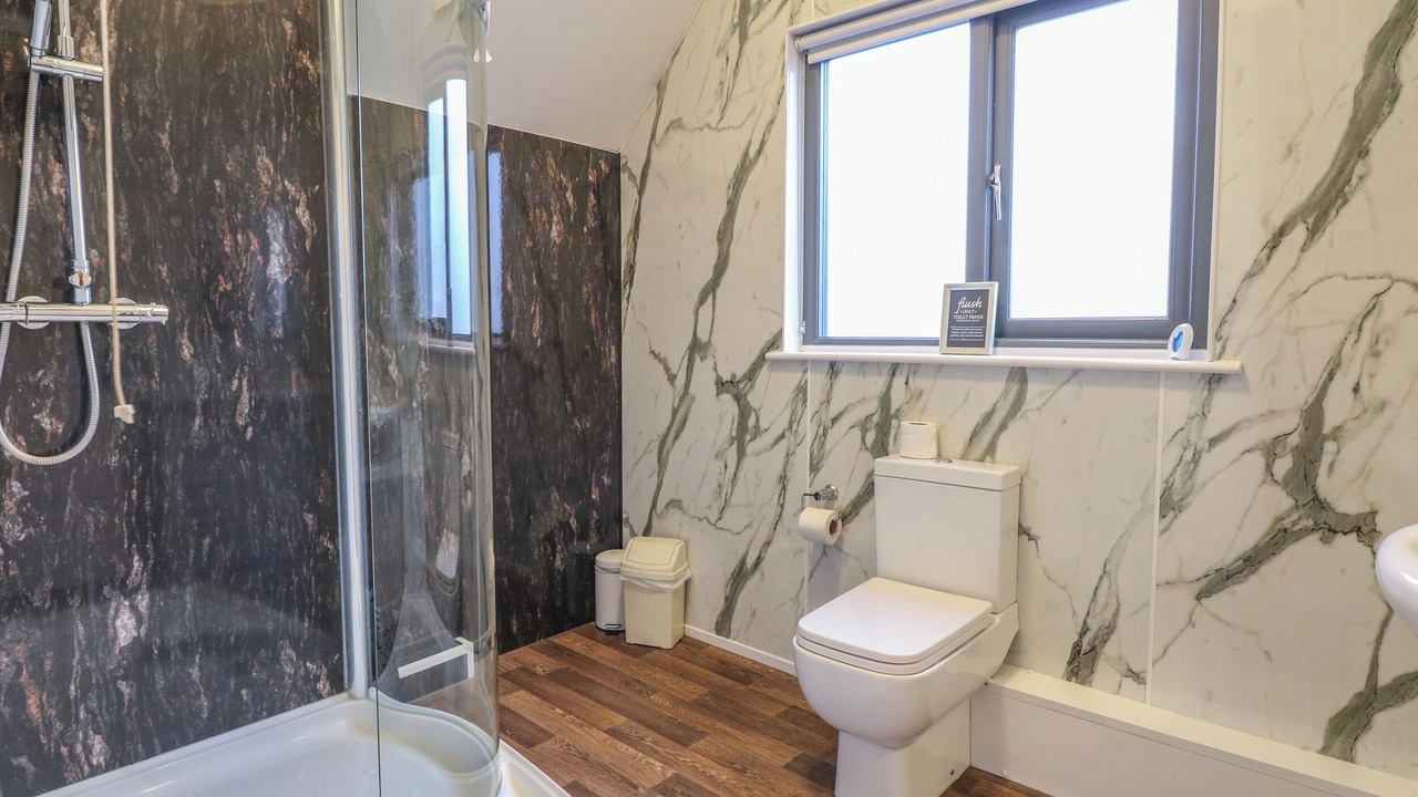 Photo of Others in Horning