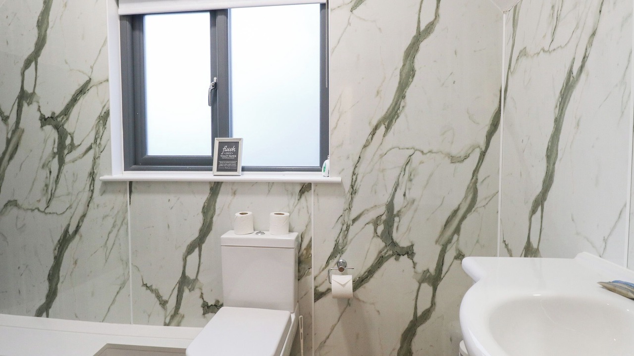 Photo of Others in Horning