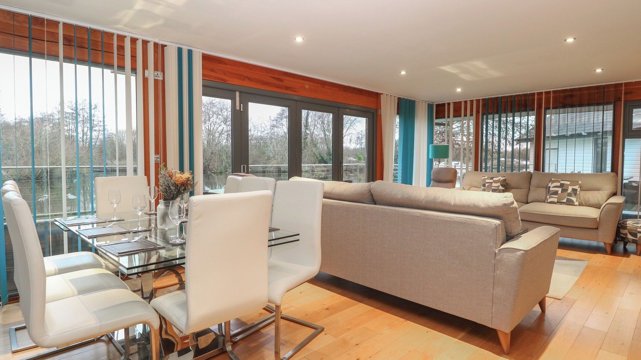 Photo of Others in Horning