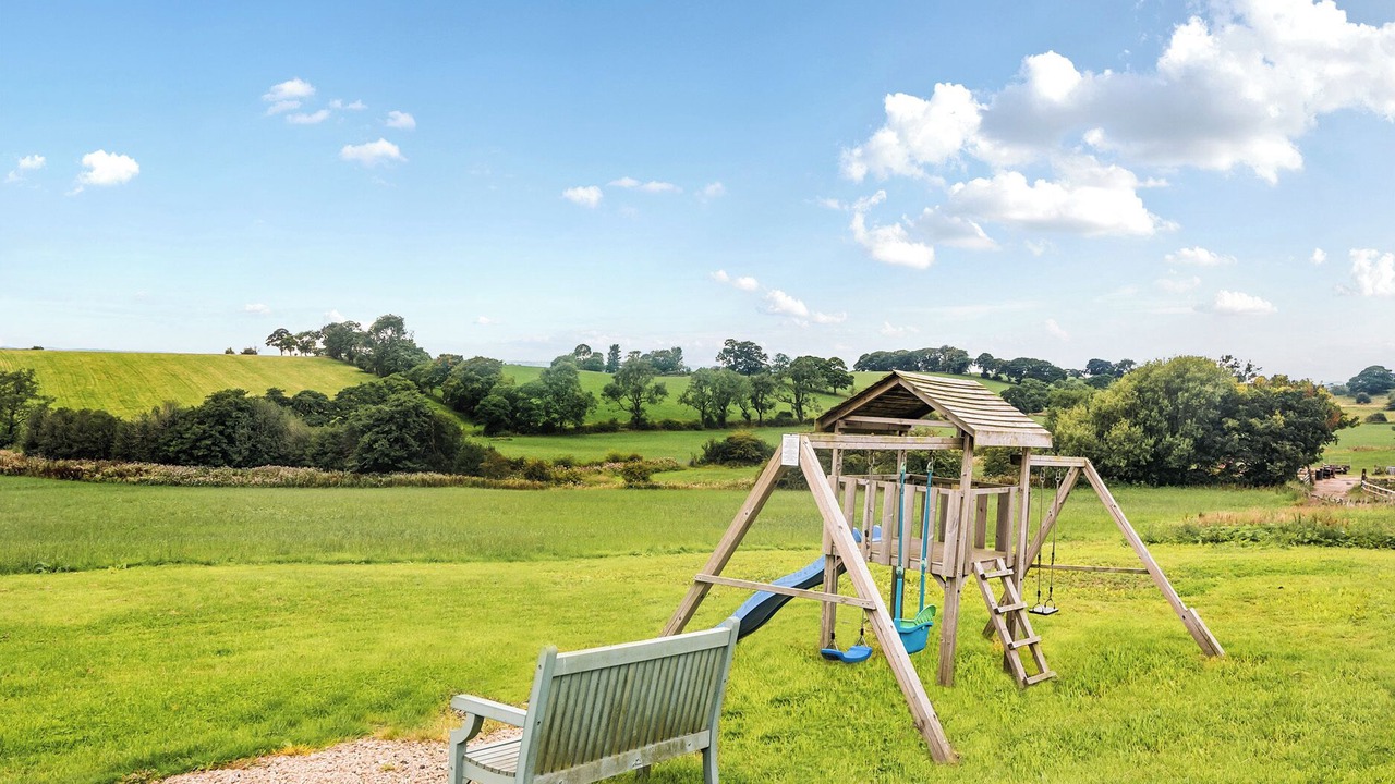 Photo of Others in Leek