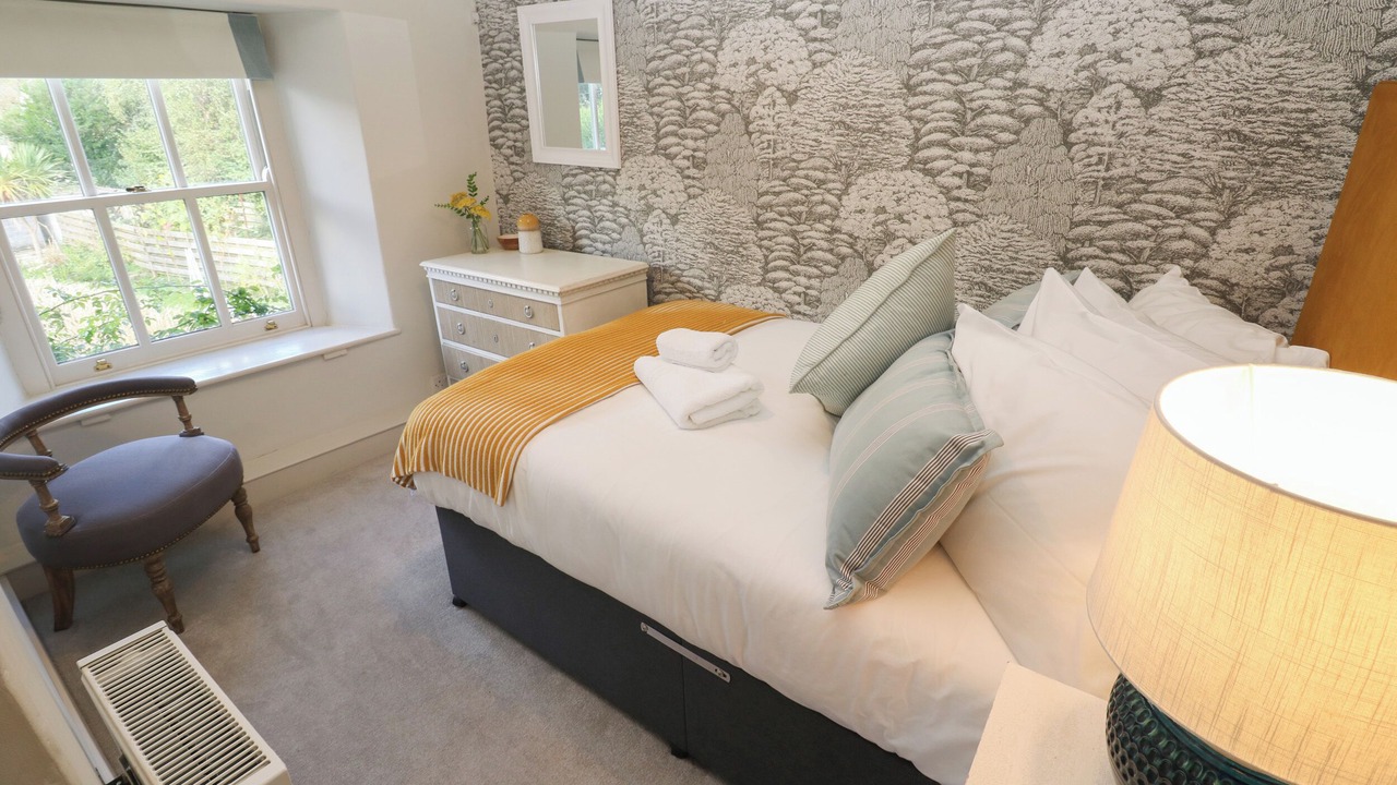 Photo of Others in Gweek