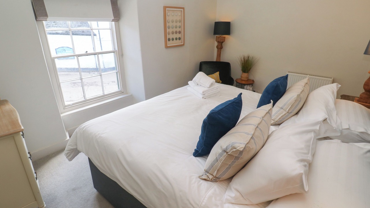 Photo of Others in Gweek