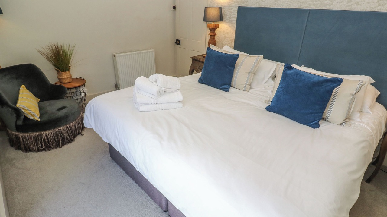 Photo of Others in Gweek