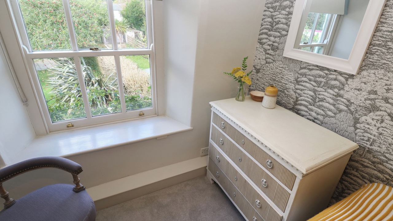 Photo of Others in Gweek