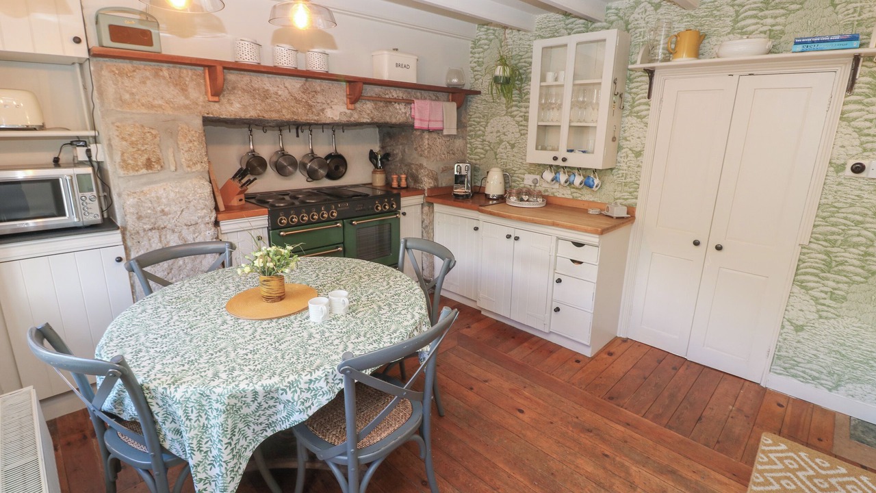 Photo of Others in Gweek