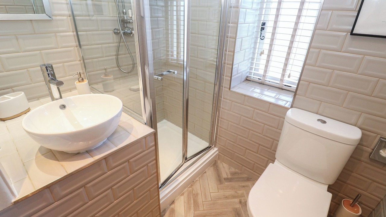 Photo of Others in Gweek