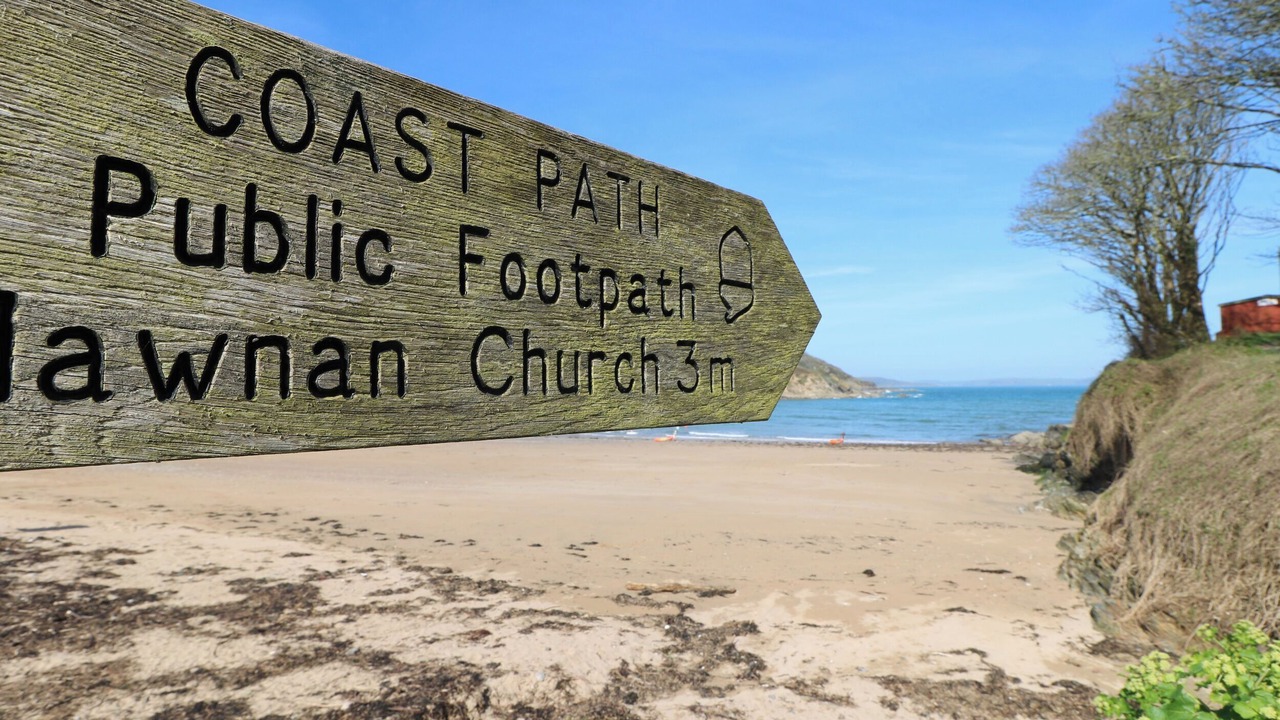 Photo of Others in Gweek