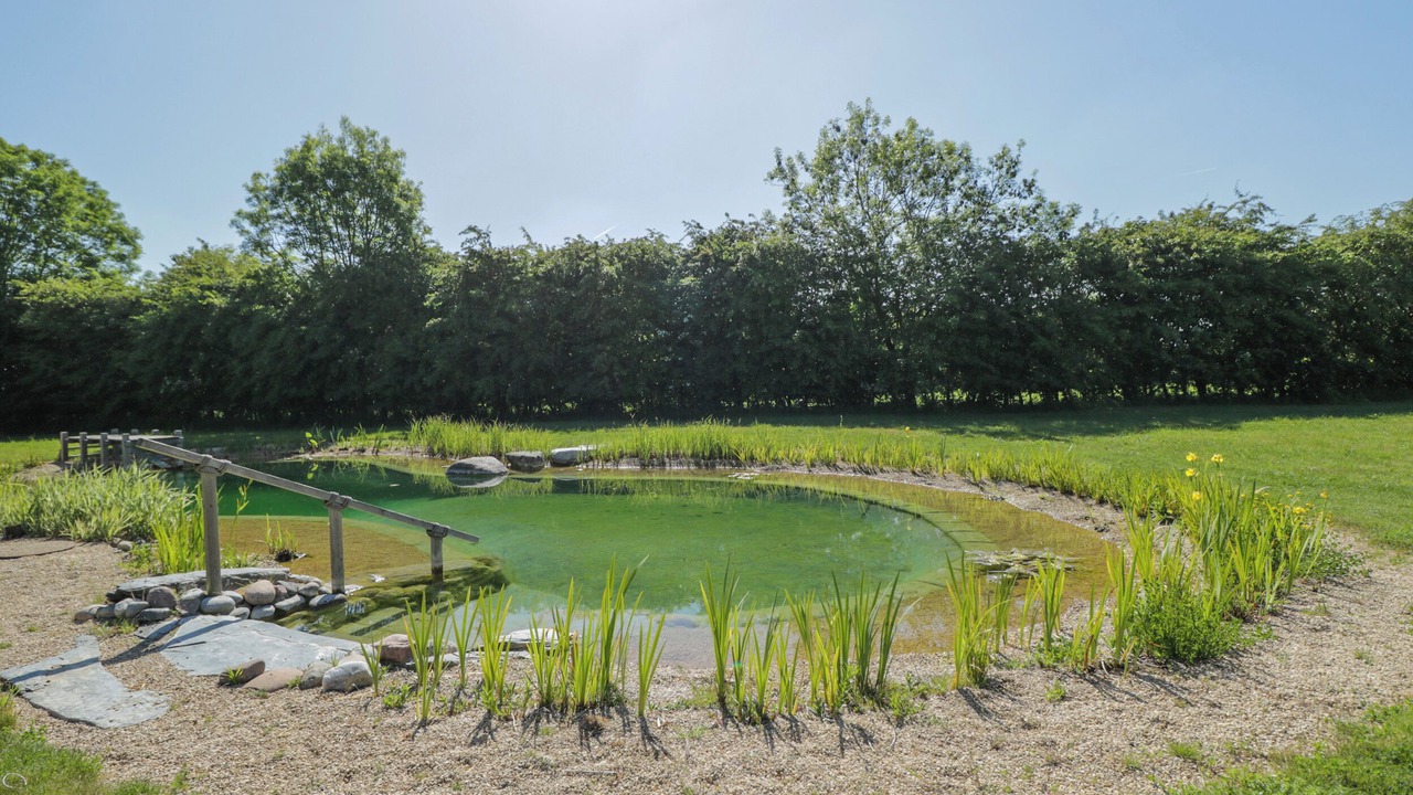 Photo of Outdoor in South Leigh