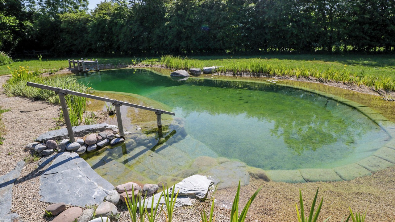 Photo of Outdoor in South Leigh