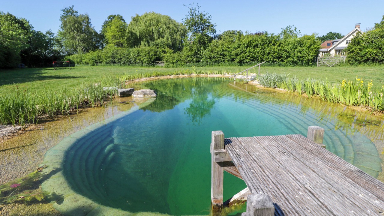 Photo of Outdoor in South Leigh