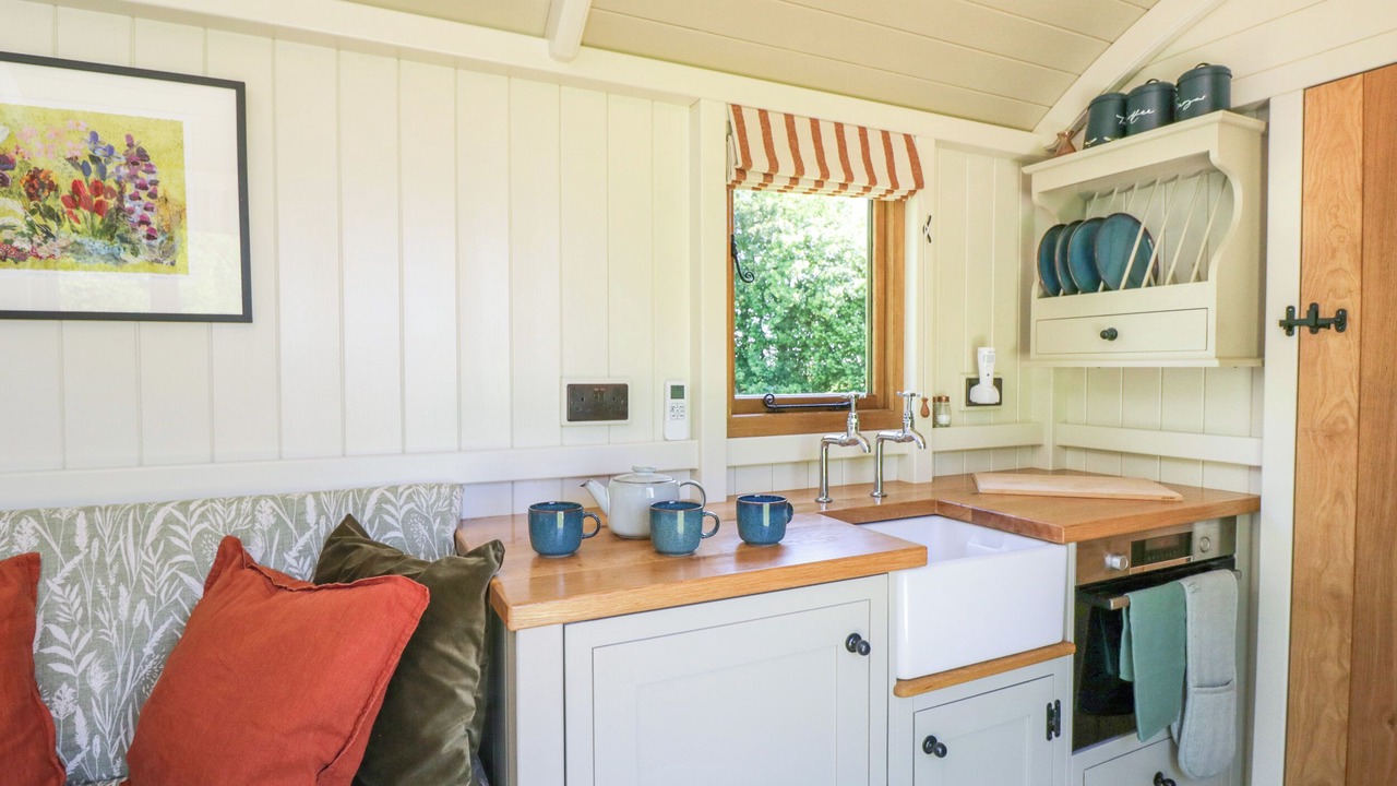 Photo of Others in South Leigh