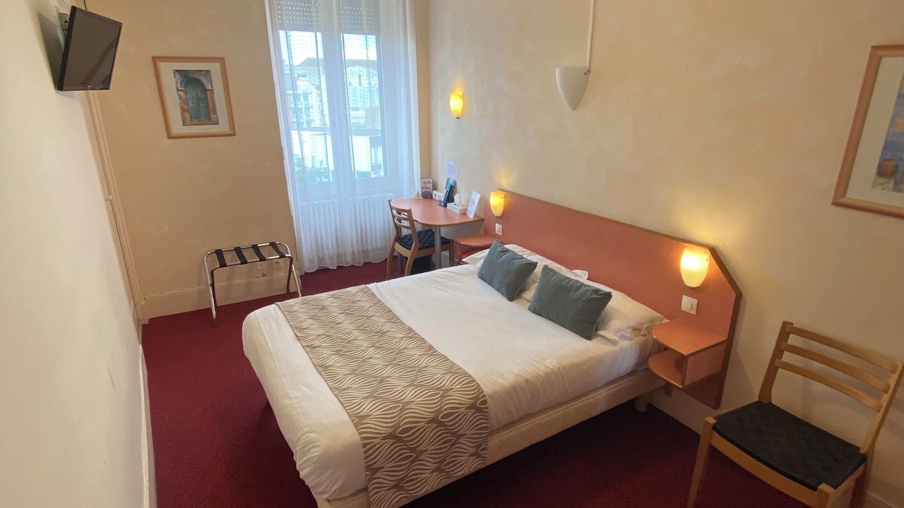 Photo of Bedroom in Lons-le-Saunier