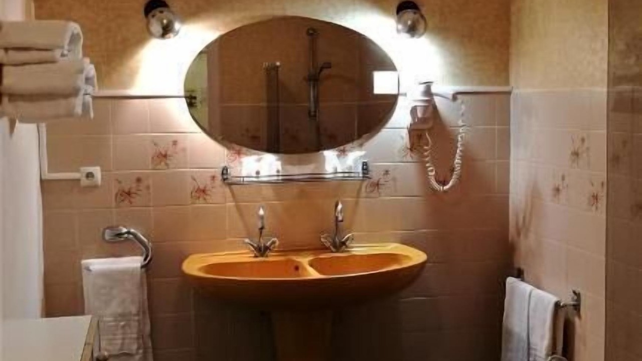 Photo of Bathroom in Lons-le-Saunier