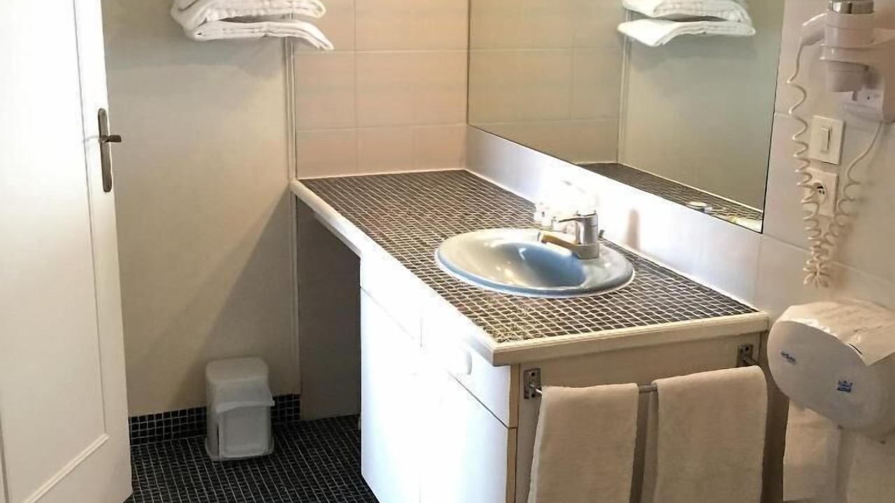 Photo of Bathroom in Lons-le-Saunier