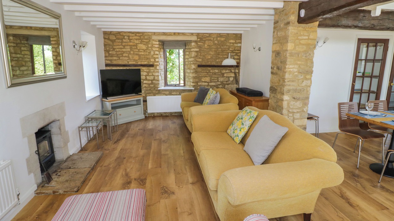 Photo of Livingroom in Witney