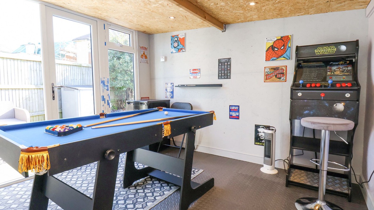 Photo of Bedroom in Cayton Bay