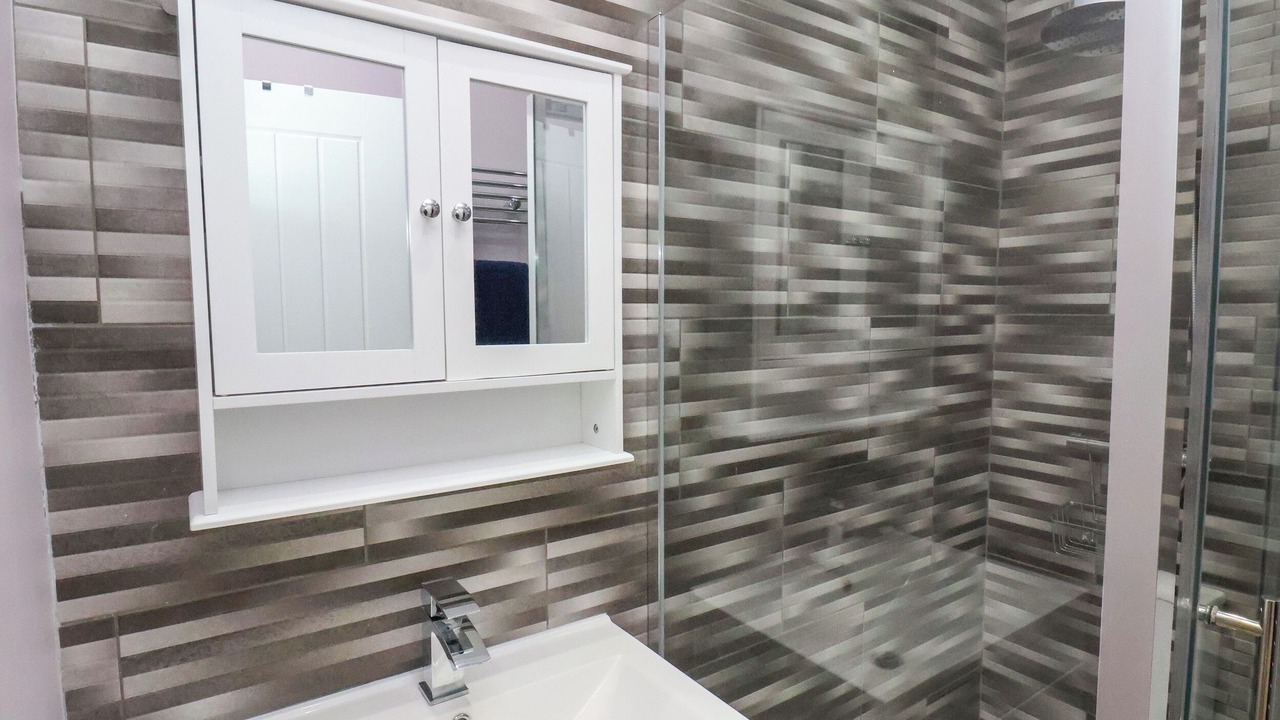 Photo of Others in Cayton Bay