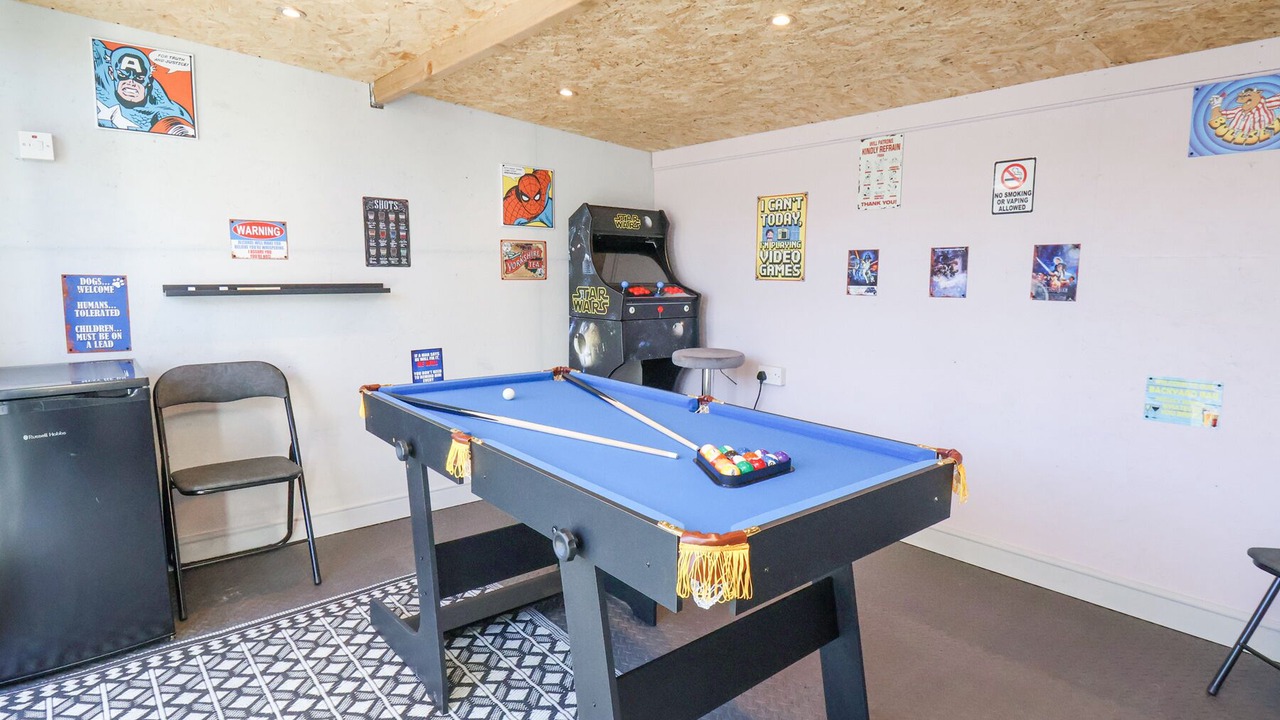 Photo of Bedroom in Cayton Bay