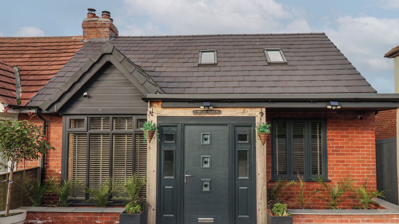 Photo of Outdoor in Cayton Bay