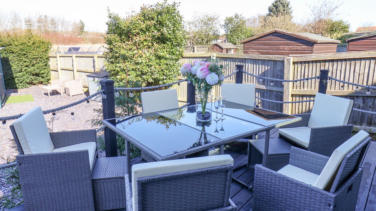 Photo of Outdoor in Cayton Bay