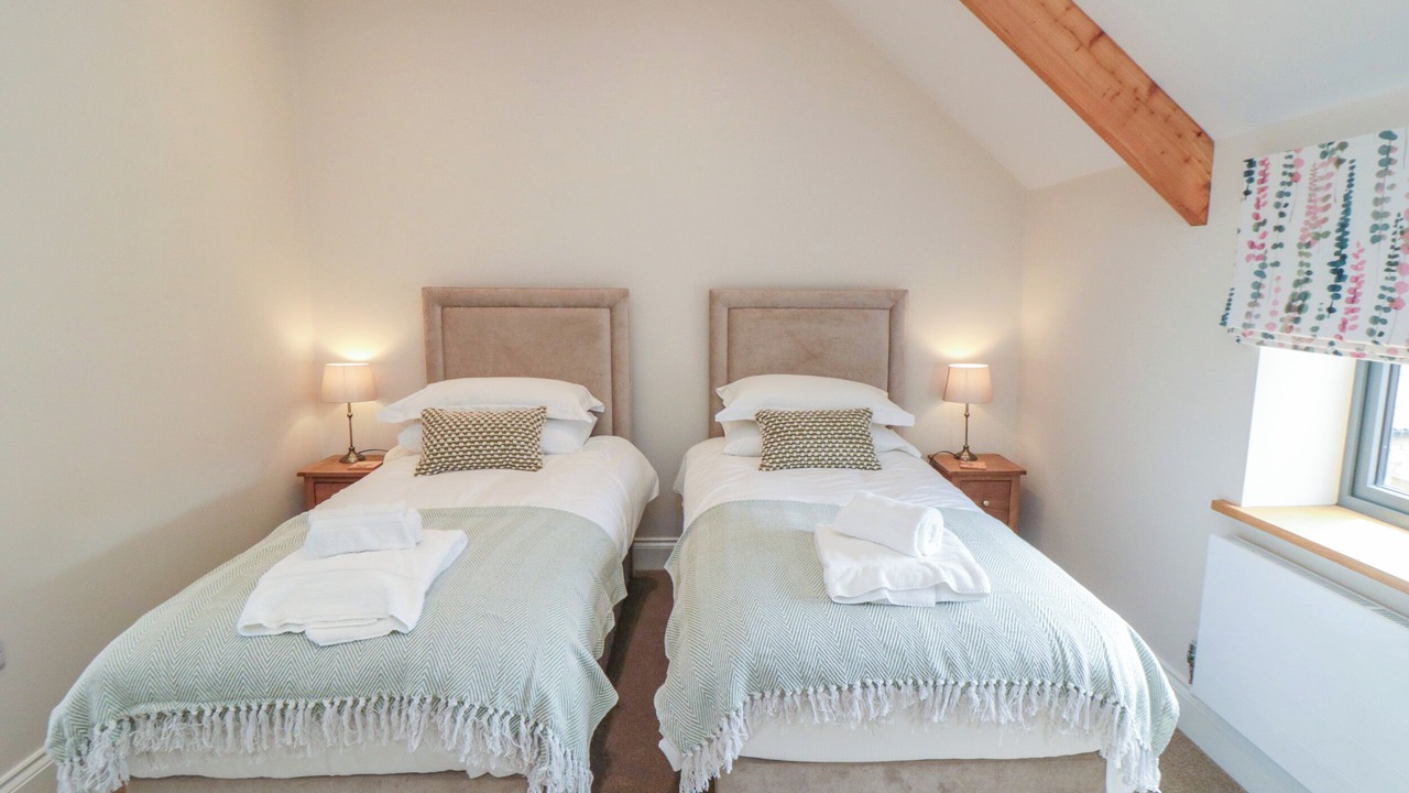 Photo of Others in Holme