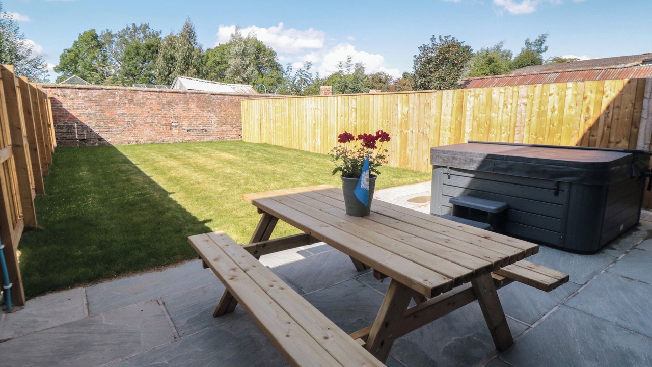 Photo of Outdoor in Holme