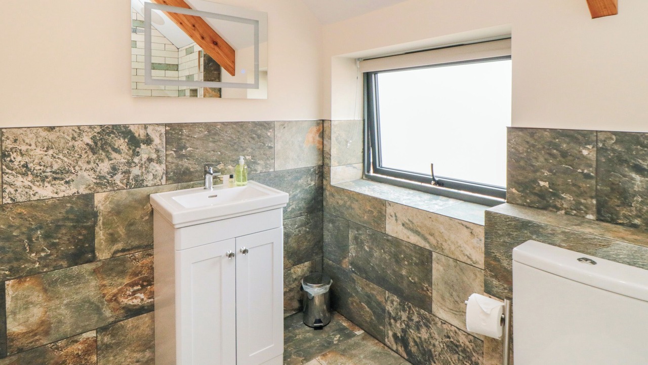 Photo of Others in Holme