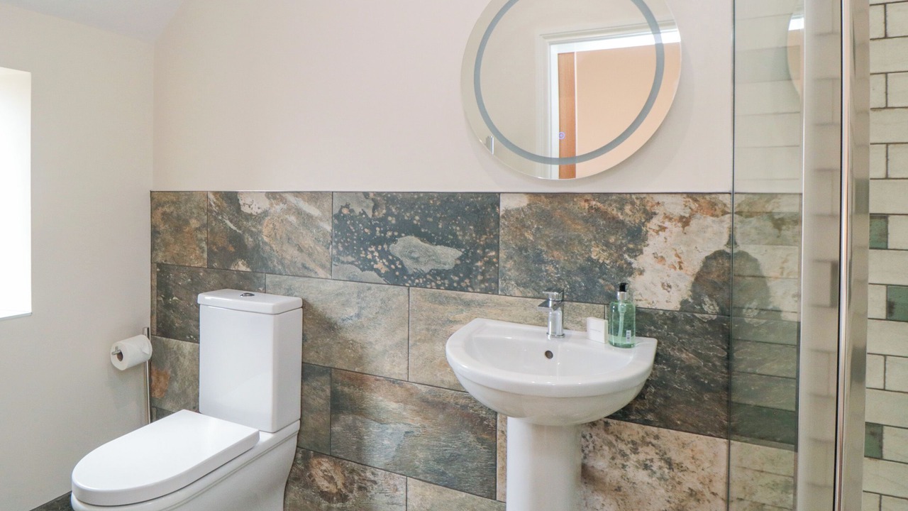 Photo of Others in Holme