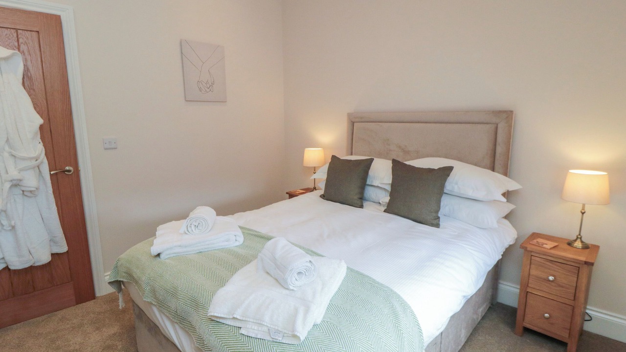 Photo of Others in Holme