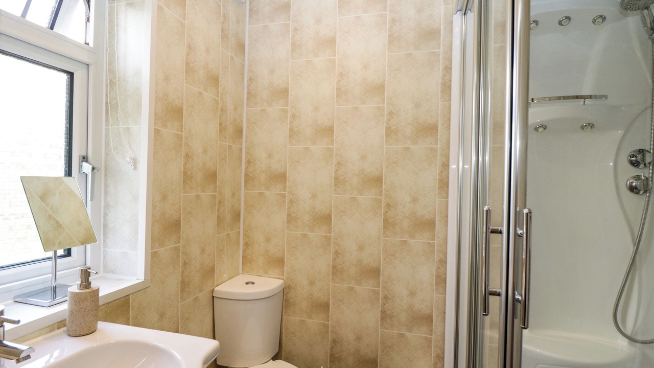 Photo of Others in Farlow