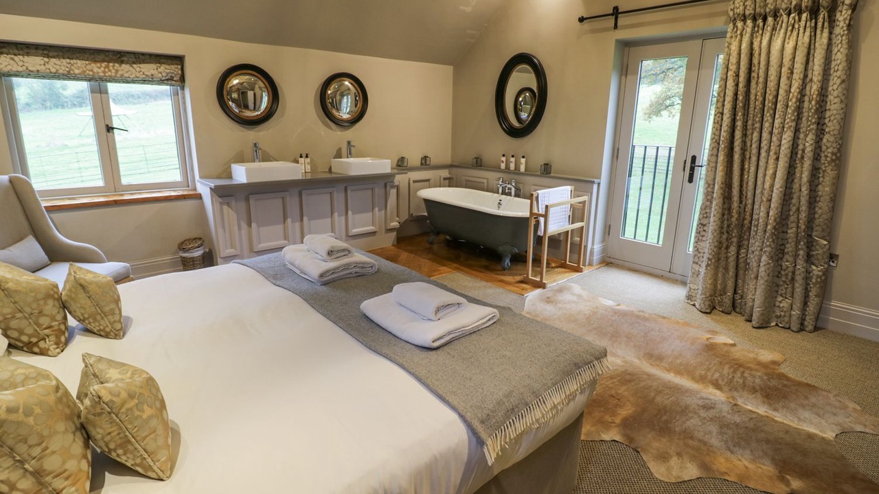 Photo of Others in Moreton