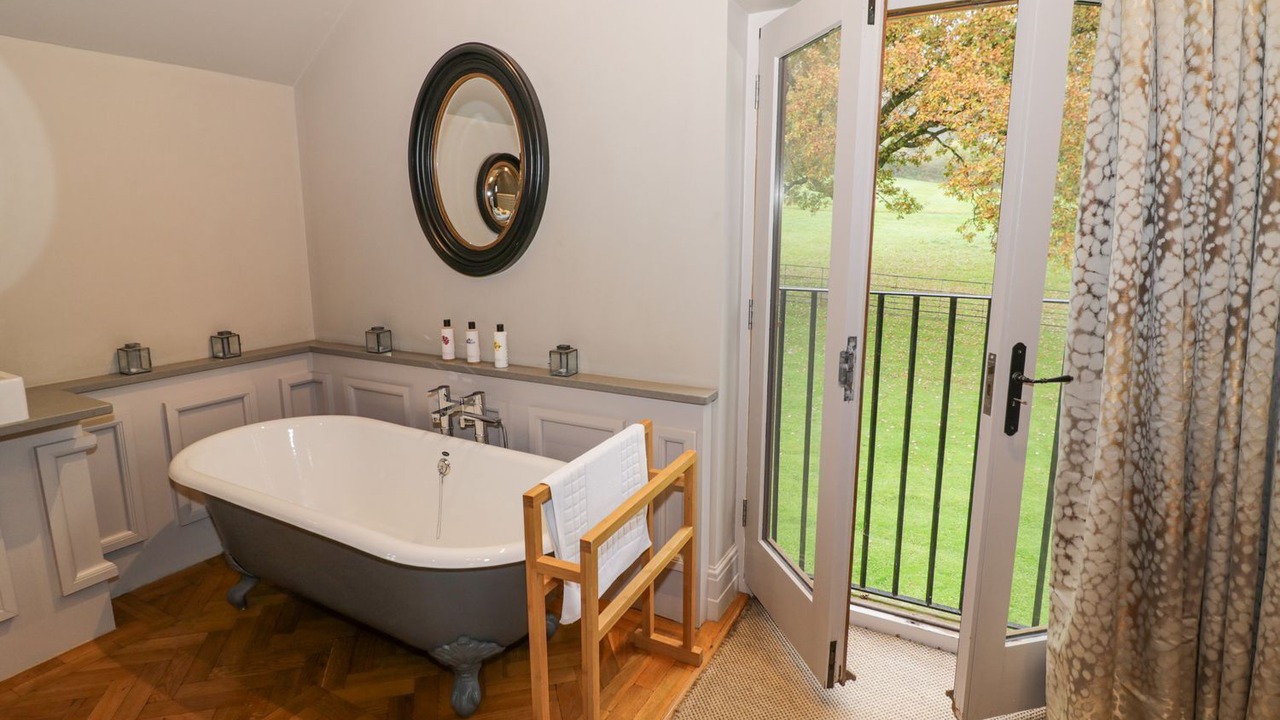 Photo of Others in Moreton