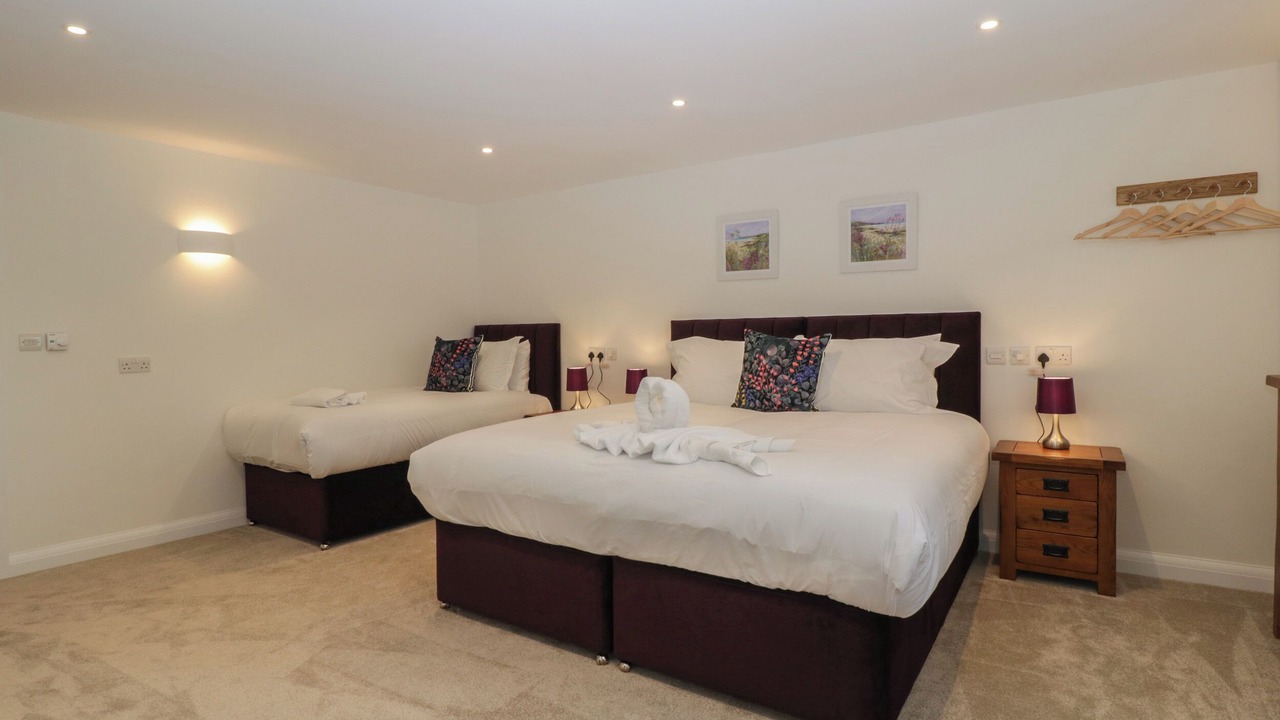 Photo of Others in Pilning