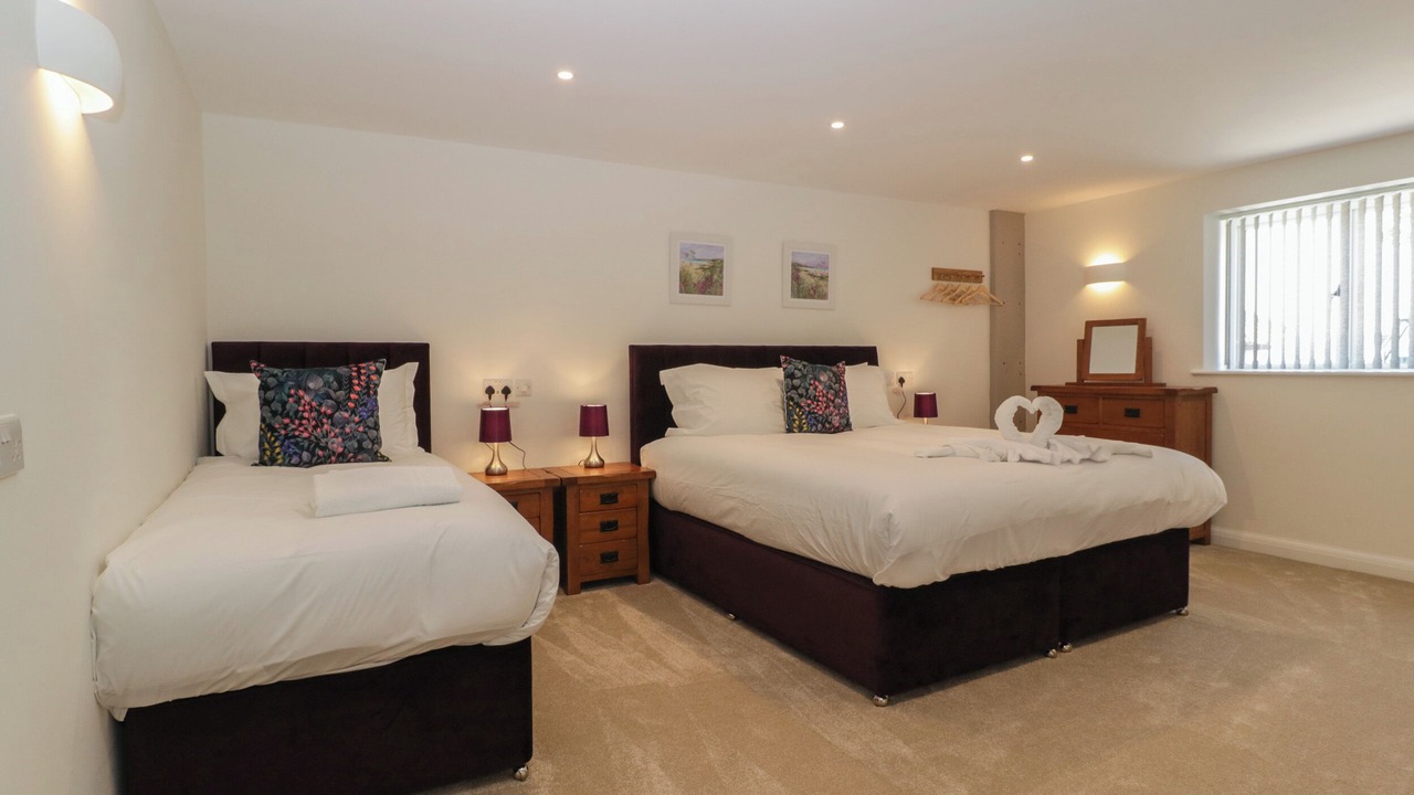 Photo of Others in Pilning