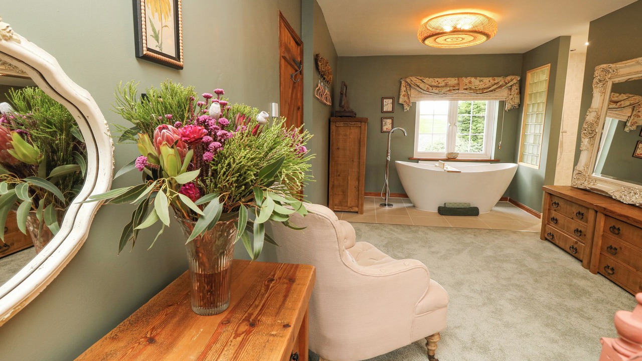 Photo of Others in Dunbridge