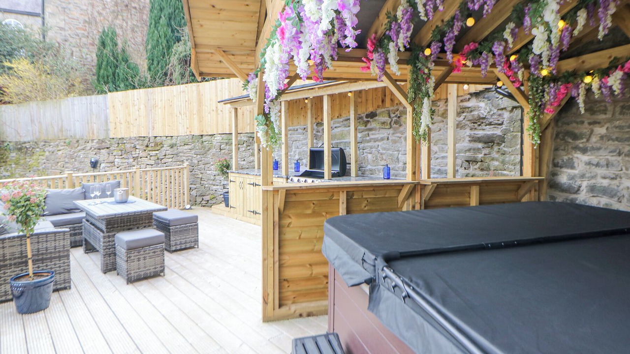 Photo of Outdoor in New Mills