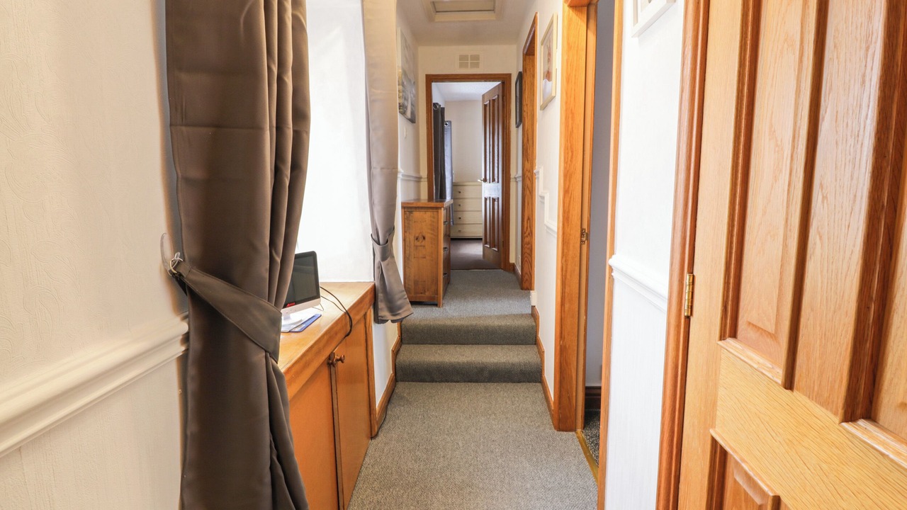 Photo of Others in Mauchline