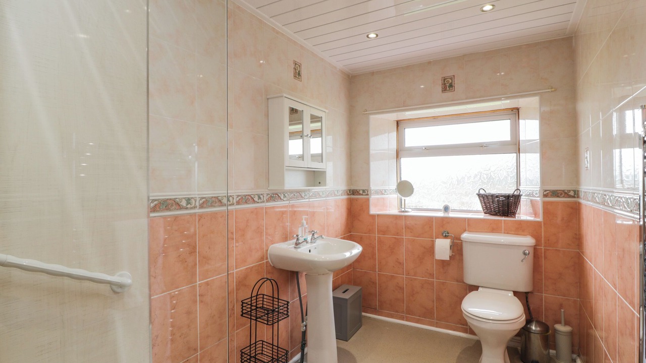 Photo of Others in Mauchline