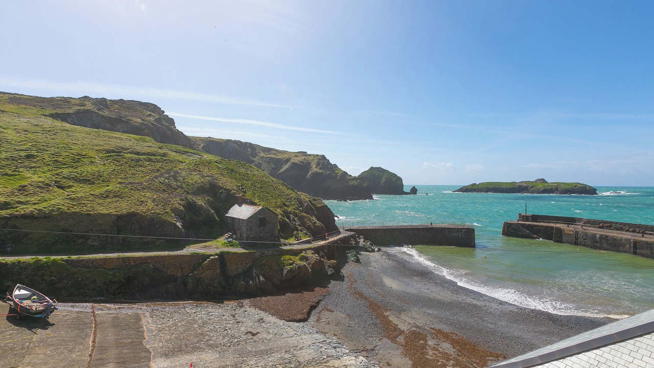 Photo of Others in Mullion