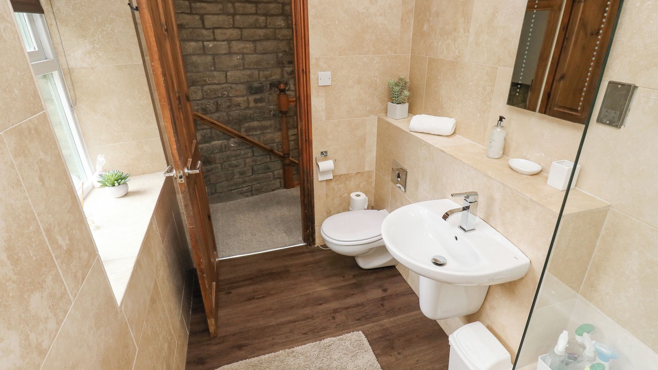 Photo of Others in Honley