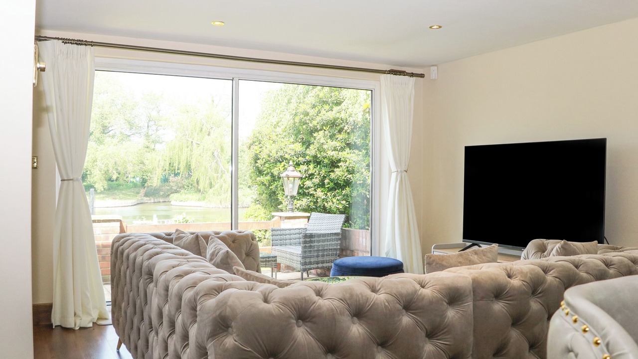 Photo of Livingroom in Wraysbury