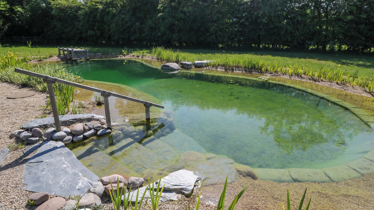 Photo of Outdoor in South Leigh