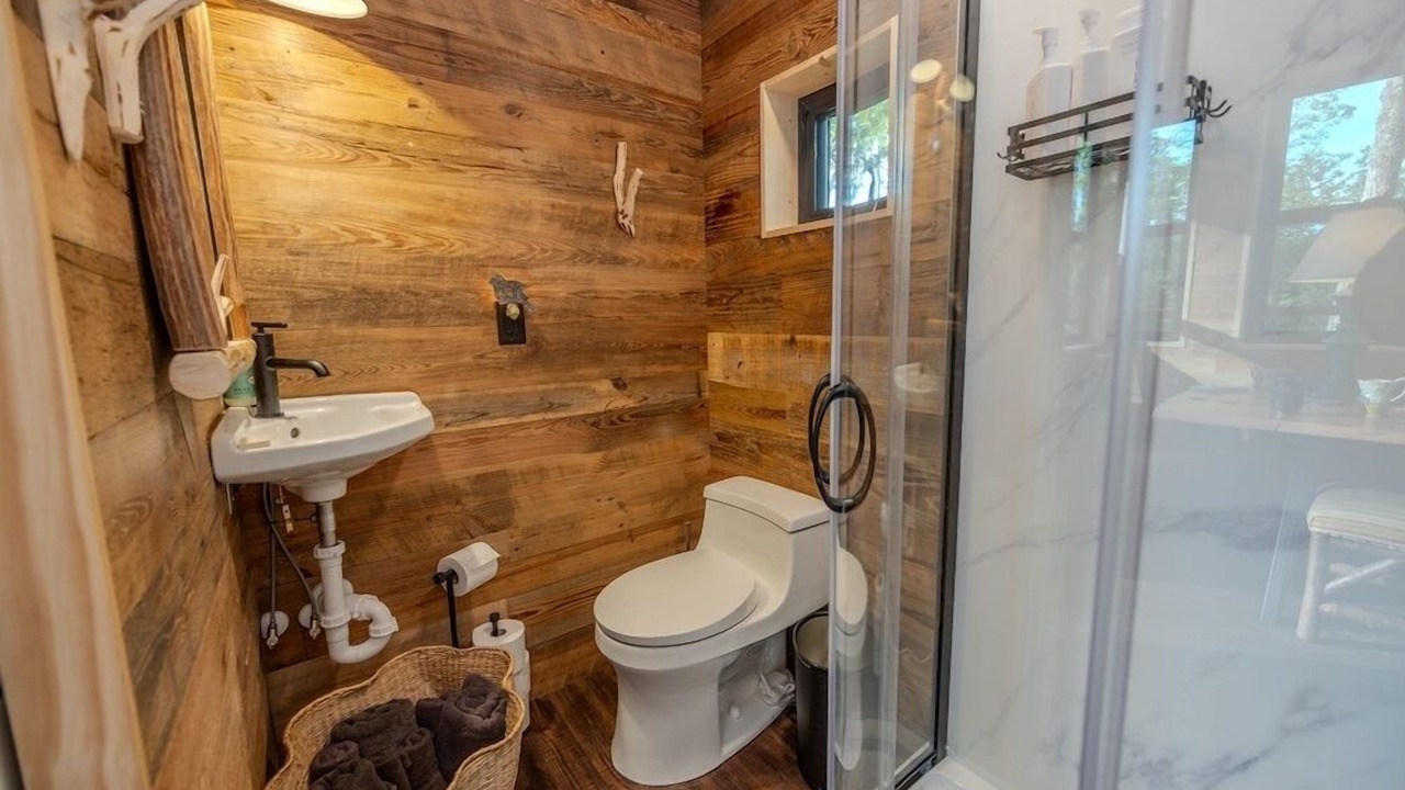 Photo of Bathroom in Zirconia