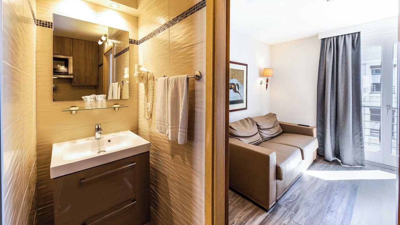 Photo of Bathroom in Downtown Geneva