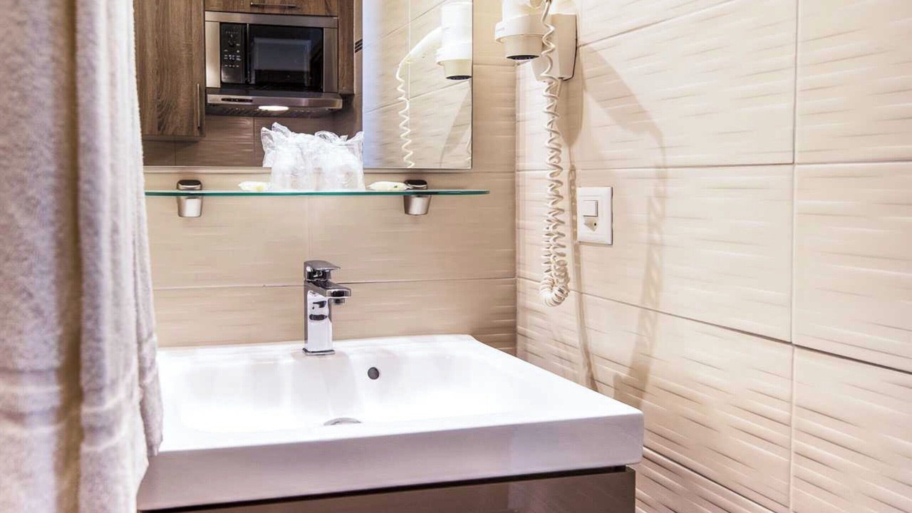Photo of Bathroom in Downtown Geneva
