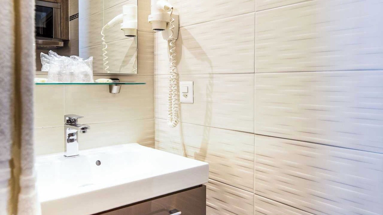 Photo of Bathroom in Downtown Geneva