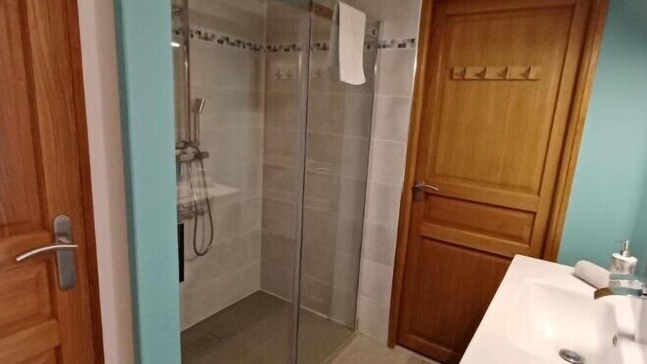 Photo of Bathroom in Givry