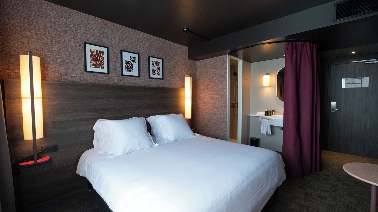 Photo of Bedroom in 8th Arrondissement