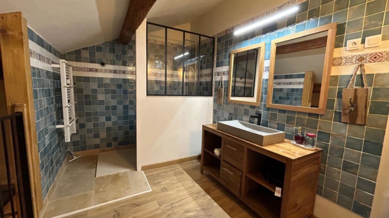 Photo of Bathroom in Saint-Etienne-du-Gres