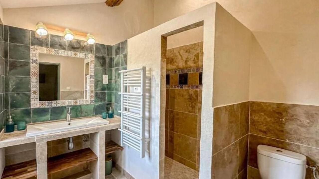 Photo of Bathroom in Saint-Etienne-du-Gres